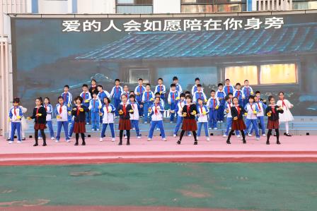 锦田小学第十八周升旗仪式暨自主班队课顺利举行