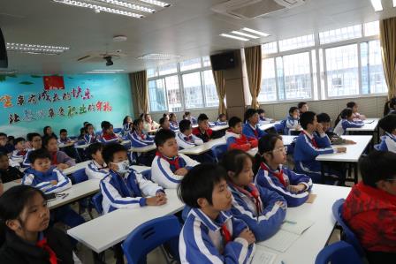 新秀小学举行科学副校长聘任仪式暨《批判性思维基础》讲座