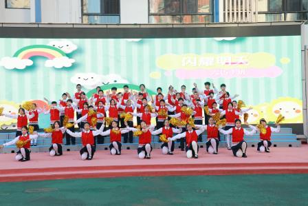 锦田小学第十四周升旗仪式暨《讲究卫生，预防疾病》主题班队课顺利举行