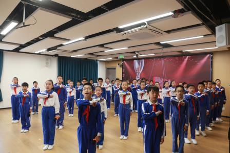 “宪”给你一生的守护 —— 布心小学“宪法宣传周”主题升旗仪式