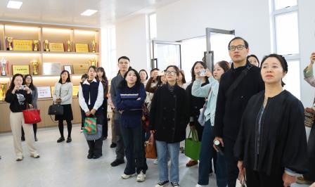 成都金牛骨干齐聚文锦，携手罗湖共绘教育新篇 ——翠园文锦中学迎接四川省成都市金牛区教科研骨干教师团队开展考察交流活动