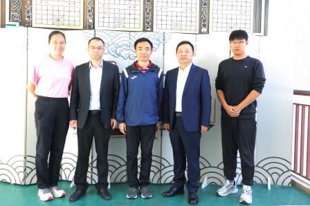中国象棋大师曹岩磊重返母校深圳市罗湖区滨河实验中学｜校友荣光重逢  共话象棋传承