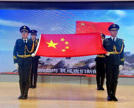 知法守法，快乐成长 ——主题升旗仪式（第十四周）