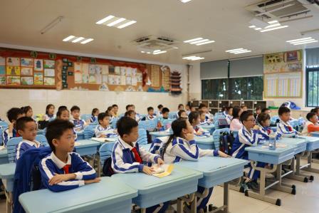 知法守法，快乐成长 ——翠北实验小学第14周主题班会