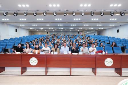翠园东晓创新学校开展创“星”德育大讲堂暨青年教师研习营第四期活动
