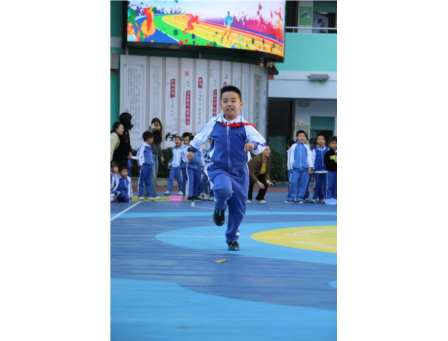 草埔小学举行“阳光体育嘉年华”活动