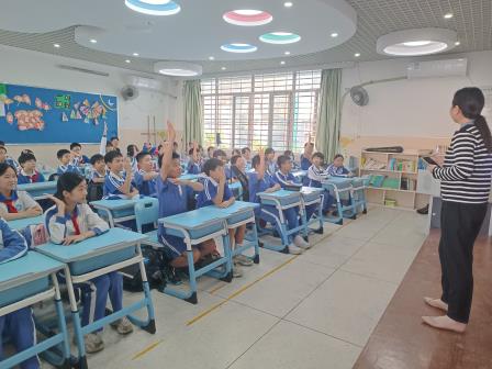 让“少年的你”远离校园欺凌——深圳市人民小学开展远离校园欺凌讲座