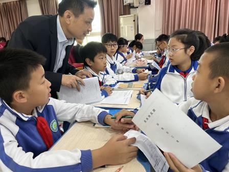 建构学习共同体，践行审辩式学习——深圳市洪湖小学开展数学教研周活动