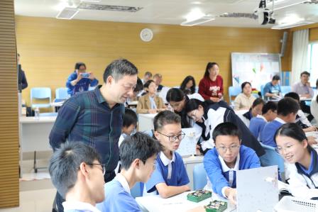深圳市罗湖区滨河实验中学与柳州市第二十五中共话“3+e”智慧教学｜深化课堂教学改革 共筑学校教育新生态