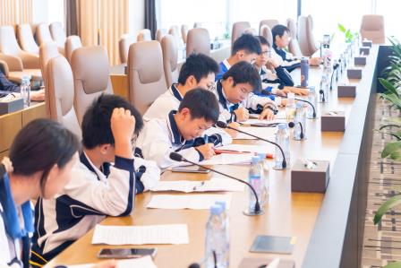 太燃啦！罗外实验半天校外课程中燃之旅：探索能源奥秘，拓展知识边界