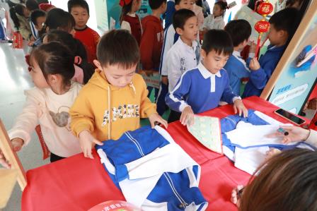 灵蛇悦动 智趣飞扬——深圳市红桂小学举行一二年级综合测评嘉年华活动