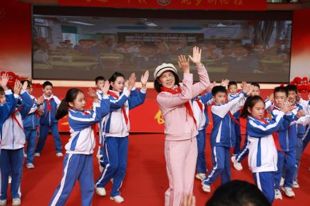 深圳市笋岗小学举行第二届“萌狮”体、艺、科创周暨第四十届体育文化节