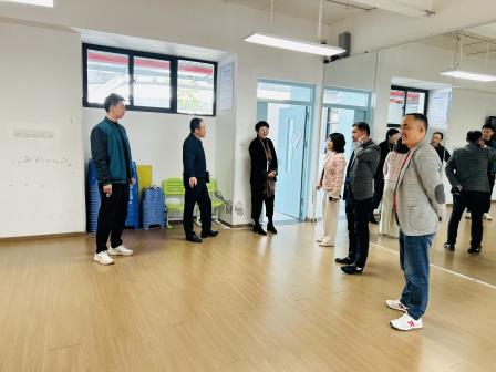 增强安全意识，筑牢安全防线——区教育局相关领导到校进行调研指导