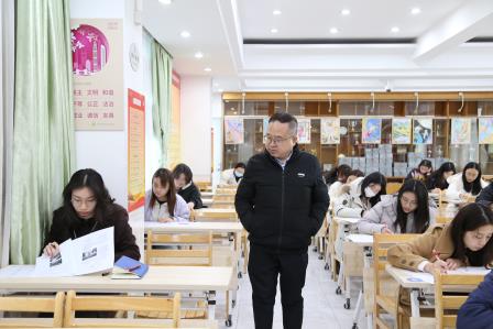 深析探源明方向，向质而行促成长 —— 罗湖外语实验学校组织青年教师深度剖析深圳市适应性考试活动