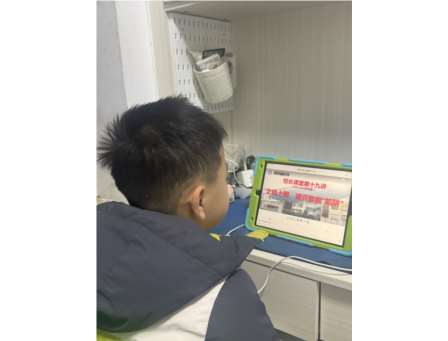 文明上网，避开智能“陷阱” ——南湖小学开展校长课堂第十九讲