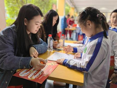 趣味闯关，幸福成长 ——深圳市向西小学举行一二年级学科综合素养过关活动