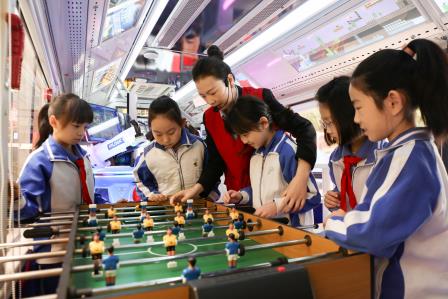乘坐“深巴”去研学   每周半天探新知 ——罗湖小学与深圳巴士集团党建引领研学活动成功举办