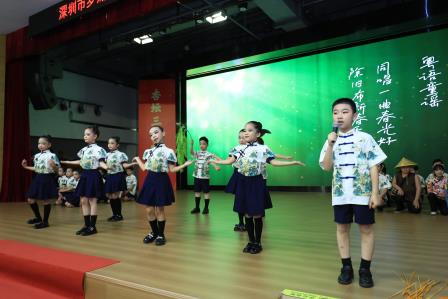 杏坛三尺怀瑾瑜，行而不辍风禾起 ——罗湖实验学校举行年度奖教奖学大会
