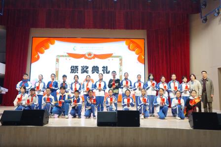 翠韵悠扬，竹娃笋宝迎新春——翠竹外国语实验学校举行2024-2025学年第一学期散学典礼