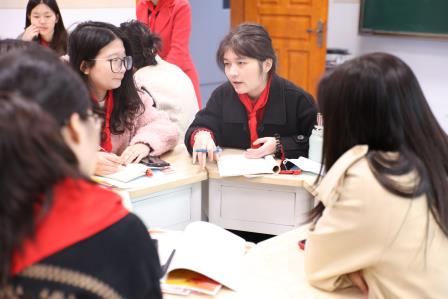 总结凝智慧，规划启新程 ——罗湖小学召开班主任工作总结会