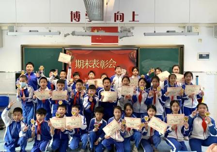 灵蛇舞动，扬帆梦想 ——深圳市梧桐小学举行2024-2025学年第一学期散学典礼