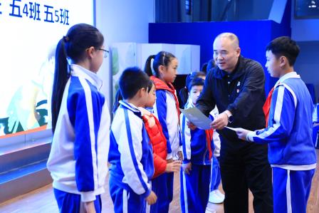 深圳市仙桐实验小学举行“净少年”颁奖仪式