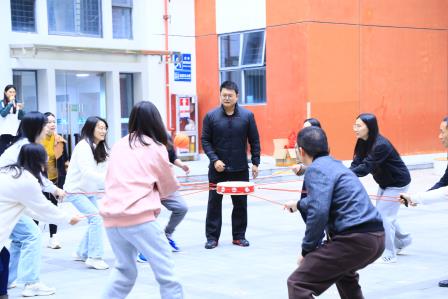 深圳市仙桐实验小学举行2025“迎新”教职工趣味运动会