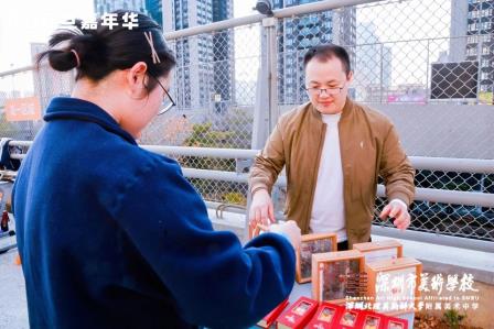 草地音乐会、创意集市……深美师生喜迎2025年，共赴心灵的狂欢