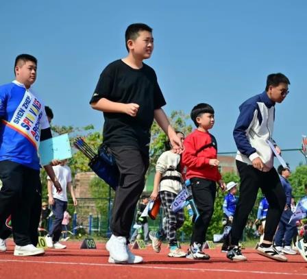 深圳市怡景小学射箭队再创辉煌，双冠双亚彰显实力