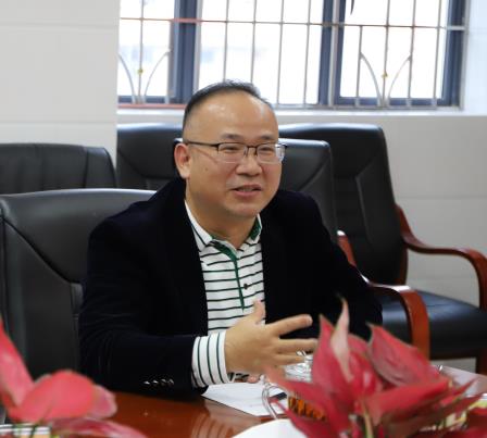 汇聚教育精英共筑幸福教育梦  创新教育智慧一起幸福向未来 ——黄黎明名校长工作室成功挂牌开班
