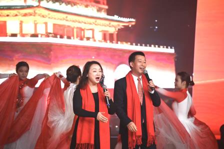 桂园中学的这场联欢会超燃！罗湖教育人的梦幻联动！