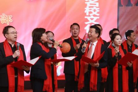 桂园中学的这场联欢会超燃！罗湖教育人的梦幻联动！