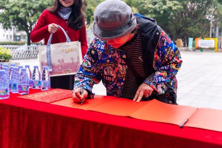 桃李芬芳三十载，共话发展新征程 —— 罗湖外语实验学校举办建校30周年退休教工座谈会