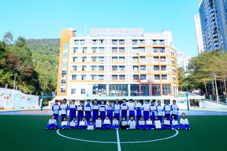 深圳市仙桐实验小学为在第7届罗湖区大创客节获奖学生举行颁奖仪式
