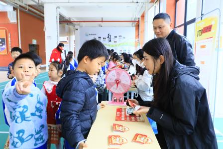 趣味测评添年味，智趣闯关助成长——深圳市螺岭教育集团仙桐实验小学开展一、二年级期末阳光测评活动