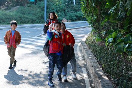 守护绿色家园，争当环保先锋 ——笋岗小学家校联合会举行亲子环保徒步活动