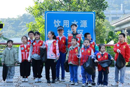 守护绿色家园，争当环保先锋 ——笋岗小学家校联合会举行亲子环保徒步活动