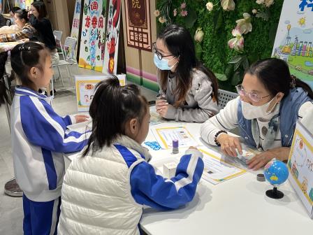 趣味闯关享欢乐，多元评价展风采——深圳市洪湖小学举行一二年级期末嘉年华活动