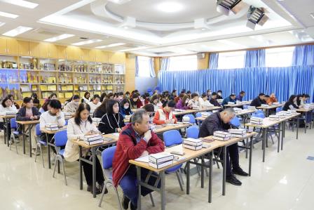 攻坚克难，砥砺奋进，团结共创凤光新佳绩 ——凤光小学召开新学期开学工作会