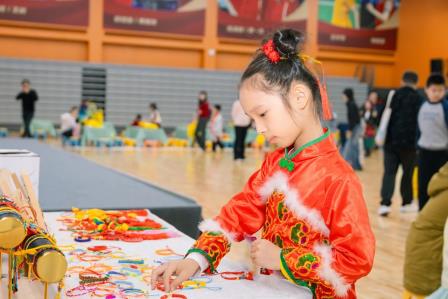  深圳市怡景小学举办“怡”心聚爱义卖嘉年华