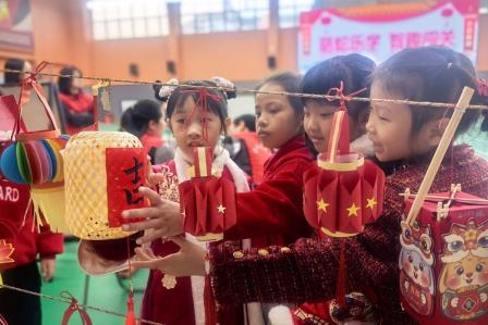 深圳市怡景小学一二年级开展阳光综合素养测评游园活动