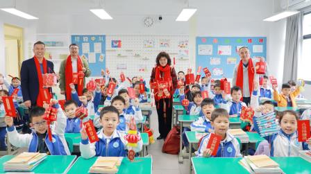 灵蛇迎春启新航，童心飞扬谱新篇——湖贝小学2024-2025学年第二学期开学典礼