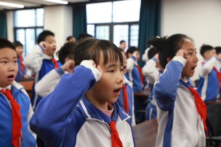 灵蛇献瑞启新程，智慧坚韧向未来——布心小学2025年春季开学典礼暨科学副校长聘任仪式