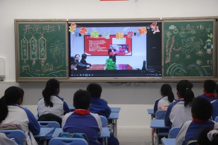 灵蛇献瑞启新程，AI时代绘华章 ——深圳市东晓小学举行2024-2025学年第二学期新校区开学典礼 　　