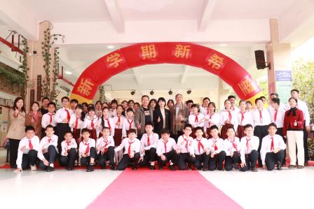 灵蛇贺岁启新程，少年立志向未来 ——淘金山小学举行新学期开学典礼暨开学第一课