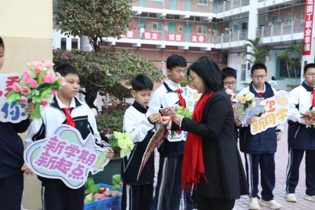 深圳市罗湖区滨河实验中学举行2025年春季开学迎新活动与开学典礼｜春日启航，滨实逐梦