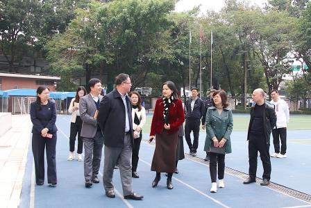 区委常委冯健一行到螺岭锦星学校督导开学工作