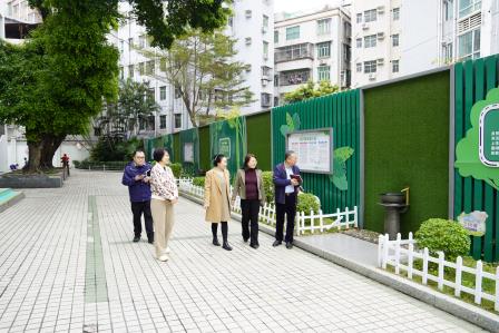 罗湖区教育局领导到凤光小学开展开学检查工作
