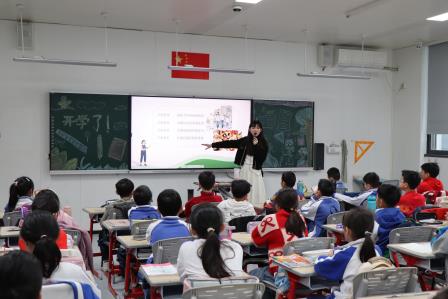 乐走“青云梯”，寄语新学期 ——深圳市泰宁小学2025年春季学期开学活动圆满举行