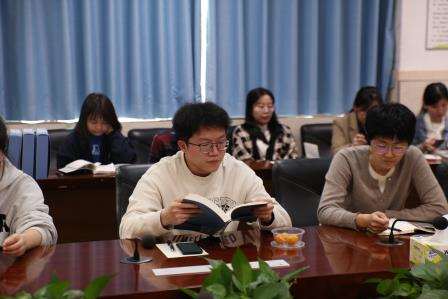 悦读促成长，一书一微光——罗湖小学开展青年教师阅读分享会